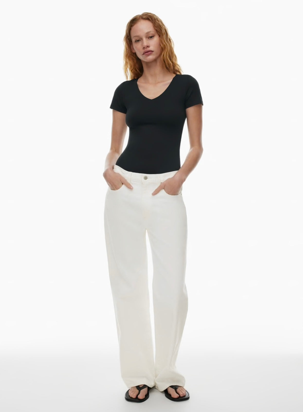 Aritzia Contour V Neck Shirt