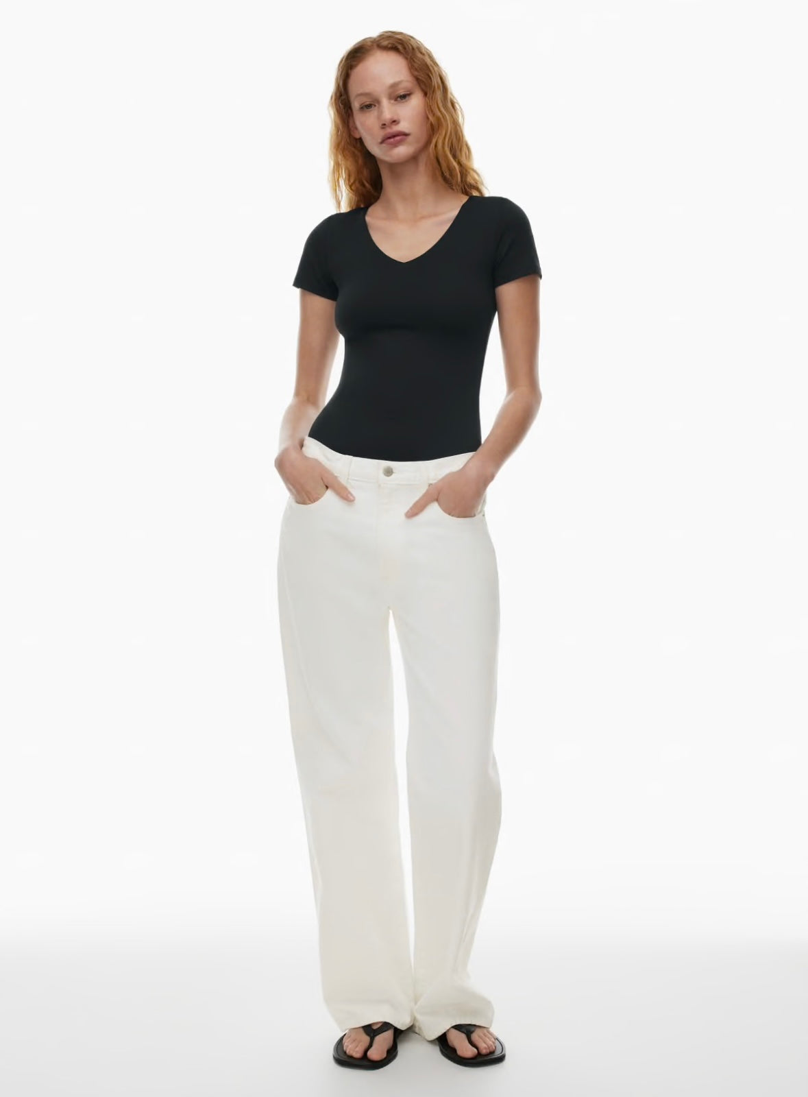 Aritzia Contour V Neck Shirt
